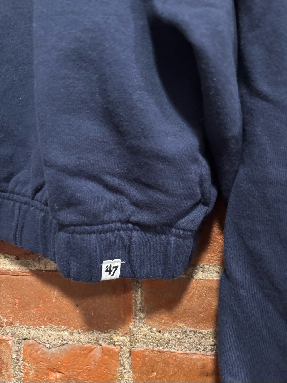 '47 Two-Tone New York Yankees Crewneck Sweatshirt - Picture 4 of 5